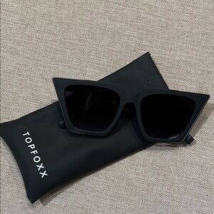 Topfoxx The CEO Bold Black Sunglasses